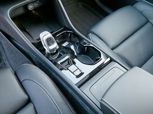 New 2026 Volvo XC40 B5 Ultra w/ Protection Package Premier image 17