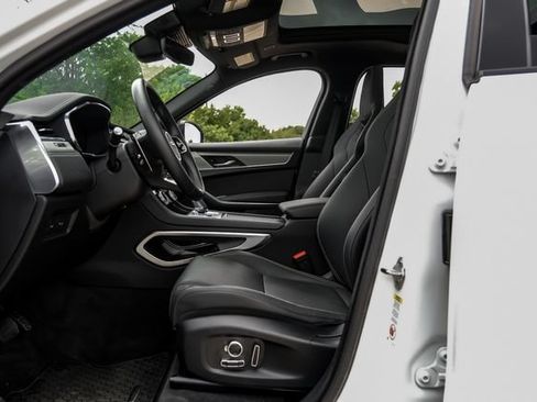 Used 2025 Jaguar F-PACE R-Dynamic S AWD/4WD image 3