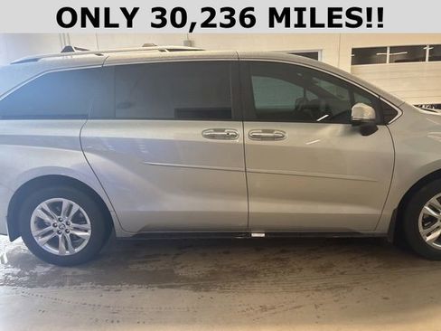 Used 2024 Toyota Sienna Limited AWD/4WD image 2