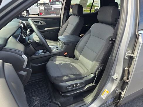 Used 2023 Chevrolet Traverse LT FWD image 9