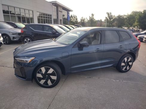 Certified 2025 Volvo XC60 T8 Plus w/ Protection Package Premier image 3