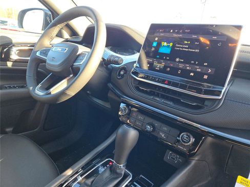 New 2026 Jeep Compass Latitude image 8