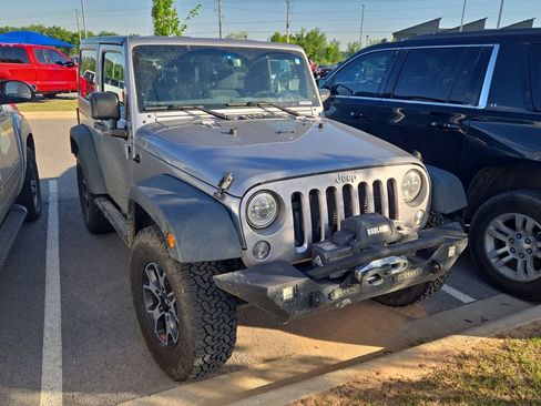 Used 2016 Jeep Wrangler Sport w/ Quick Order Package 24S AWD/4WD image 4
