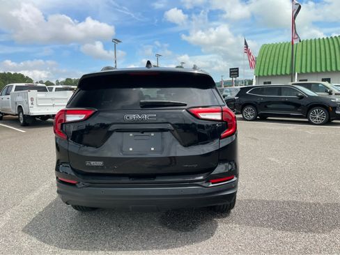 Used 2023 GMC Terrain SLE w/ Driver Convenience Package AWD/4WD image 9