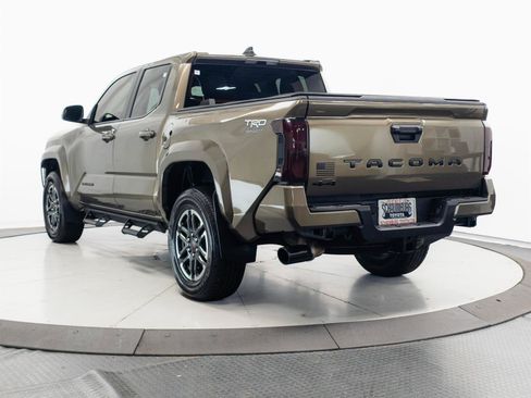 Certified 2025 Toyota Tacoma TRD Sport AWD/4WD image 8