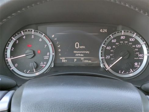 Used 2024 Toyota Highlander XLE image 31
