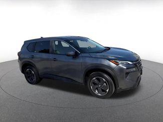 Used 2025 Nissan Rogue SV FWD video 2