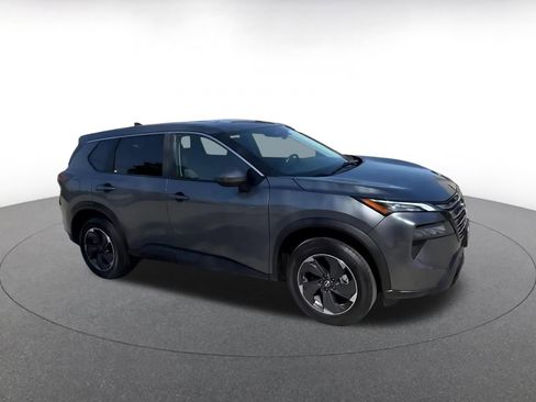 Used 2025 Nissan Rogue SV FWD image 2