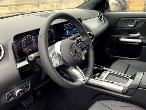 Used 2025 Mercedes-Benz GLA 250 GLA 250 image 9