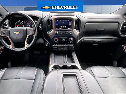 Used 2019 Chevrolet Silverado 1500 High Country w/ Technology Package AWD/4WD image 8