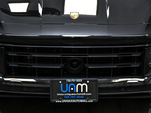 Used 2024 Porsche Cayenne AWD/4WD image 66
