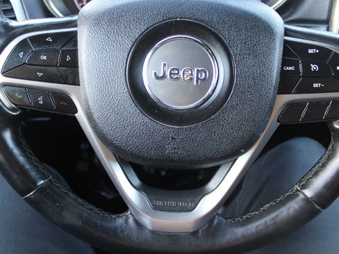 Used 2018 Jeep Grand Cherokee Altitude image 14