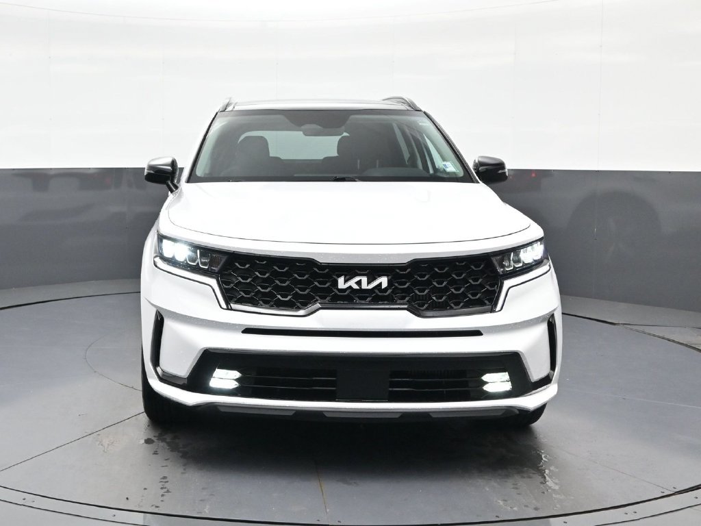 Used 2023 Kia Sorento EX w/ Panoramic Sunroof Package FWD image 3