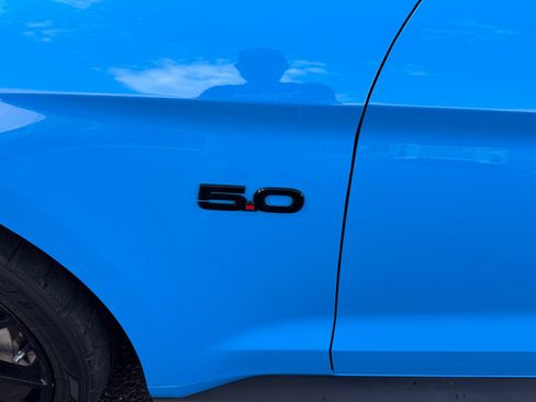 Used 2017 Ford Mustang GT Premium w/ Equipment Group 401A image 25