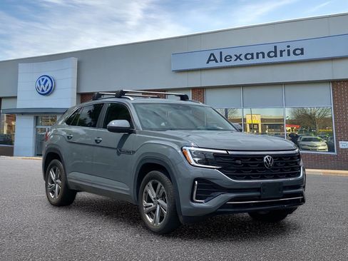 Used 2024 Volkswagen Atlas Cross Sport SEL R-Line AWD/4WD image 1