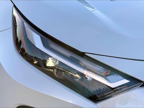 Used 2025 Toyota RAV4 XLE Premium image 27