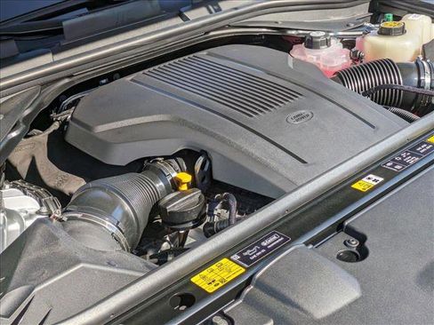 New 2025 Land Rover Range Rover SE image 19