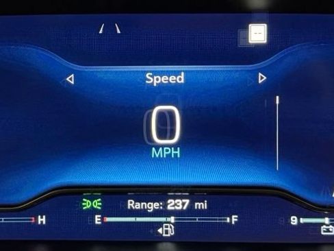 Used 2022 Chevrolet Silverado 1500 LT Trail Boss w/ LT Trail Boss Premium Package AWD/4WD image 16