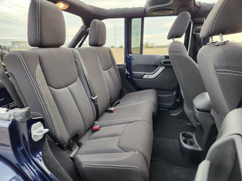 Used 2013 Jeep Wrangler Unlimited Sahara image 10