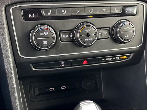 Used 2021 Volkswagen Atlas SE w/ Panoramic Sunroof Package image 39