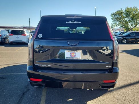 Used 2023 Cadillac Escalade Sport Platinum AWD/4WD image 4