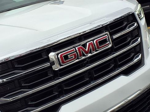 Used 2025 GMC Acadia Elevation image 29