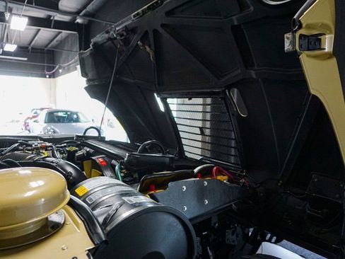 Used 2004 HUMMER H1 4-Door Open Top image 54