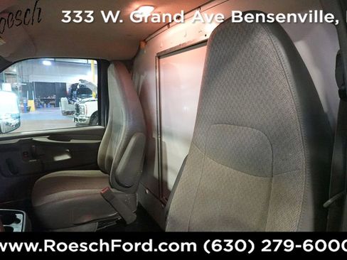 Used 2015 Chevrolet Express 3500 Extended image 9