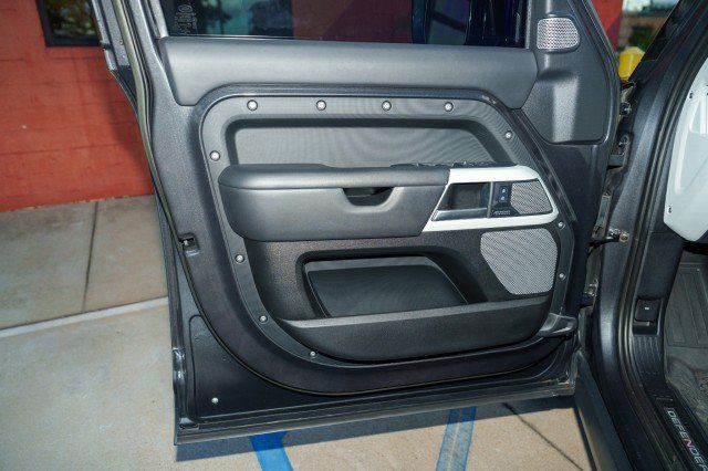 Used 2023 Land Rover Defender 130 X-Dynamic SE AWD/4WD image 14