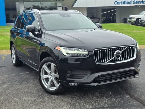Used 2022 Volvo XC90 T5 Momentum AWD/4WD image 2