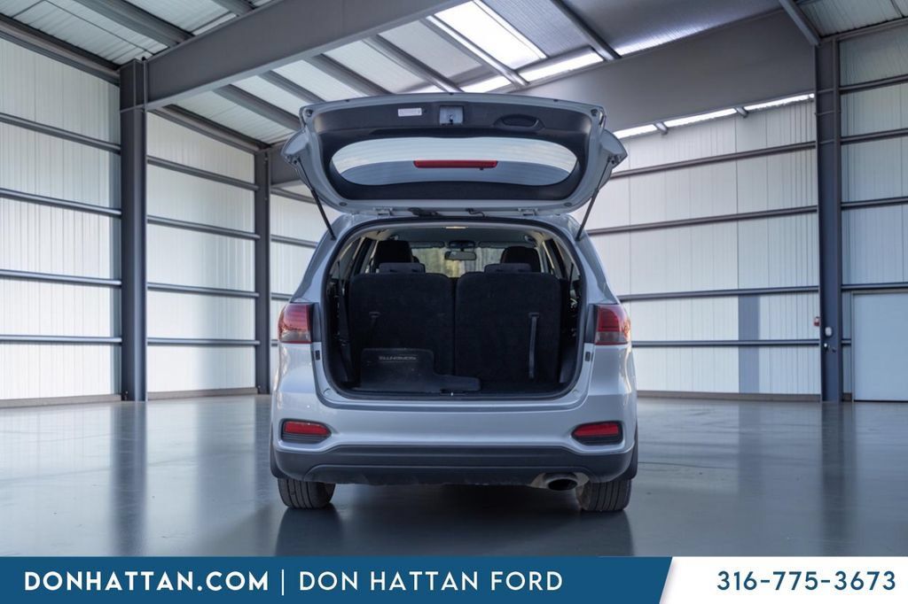 Used 2019 Kia Sorento FWD V6 image 24