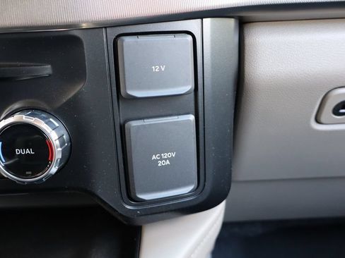 New 2026 Ford F350 4x4 Crew Cab DRW Super Duty image 36
