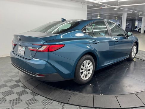 Used 2026 Toyota Camry LE w/ Convenience Package FWD image 5