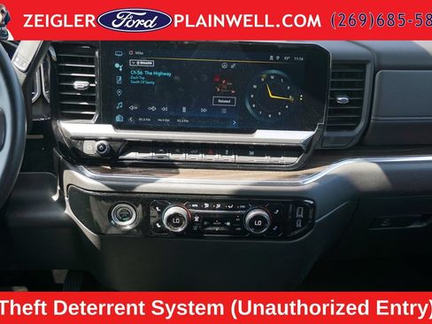 Used 2023 Chevrolet Silverado 1500 LT AWD/4WD image 16