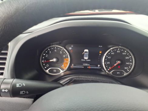 Used 2022 Jeep Renegade Latitude w/ Convenience Group AWD/4WD image 23