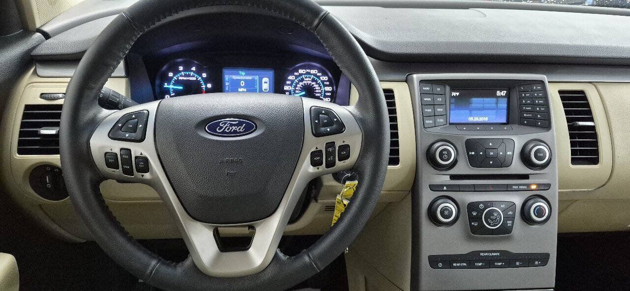 Used 2018 Ford Flex SE FWD image 19