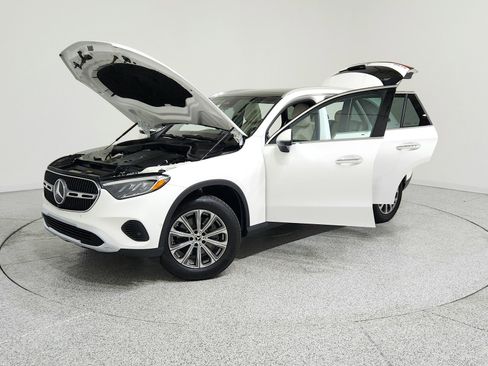 Certified 2024 Mercedes-Benz GLC 300 image 6