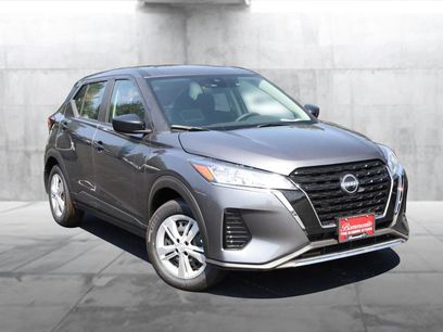 New 2025 Nissan Kicks Play S