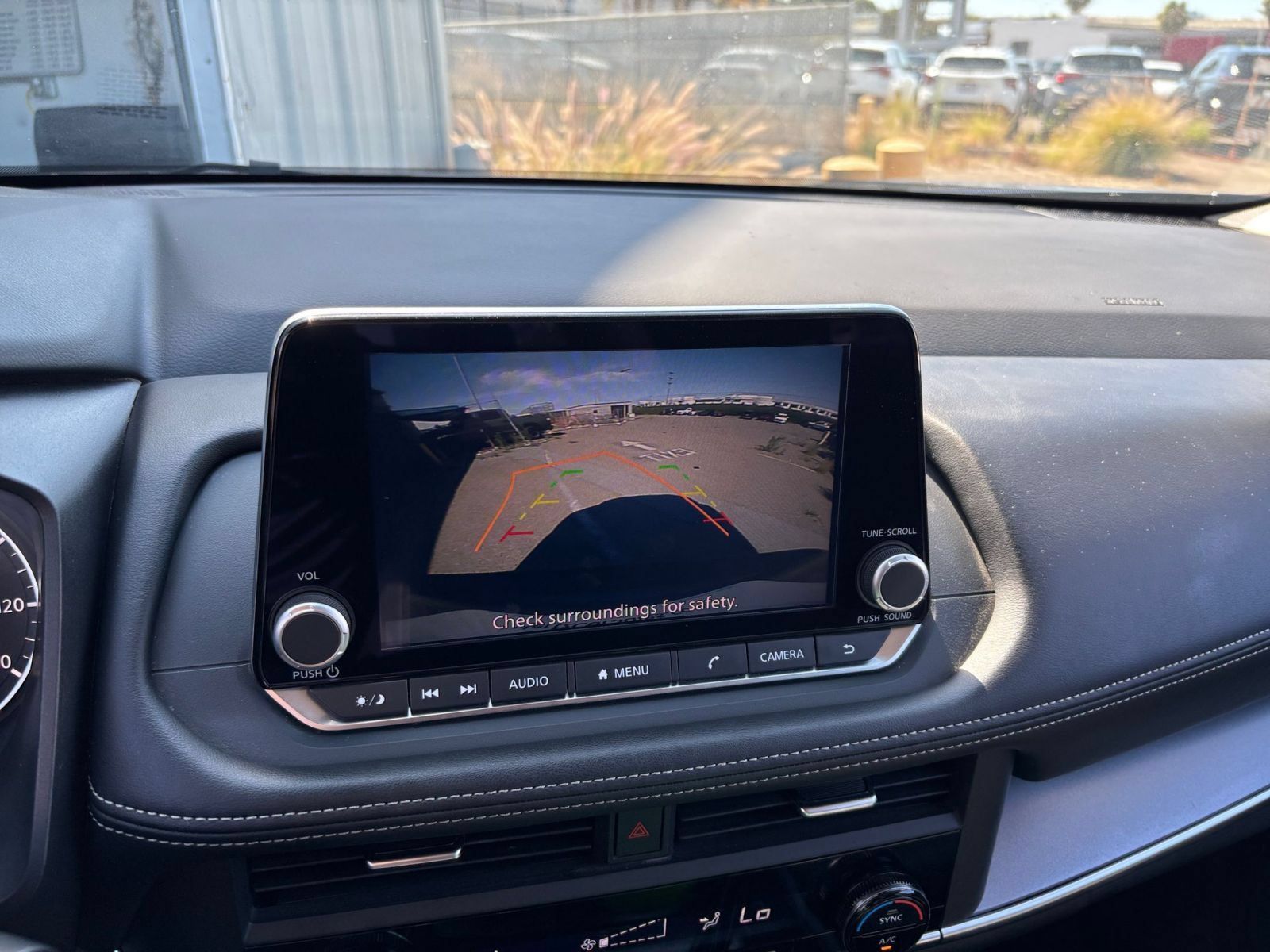 Used 2025 Nissan Rogue SV FWD image 25