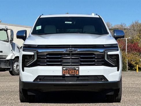 New 2026 Chevrolet Suburban Premier image 9