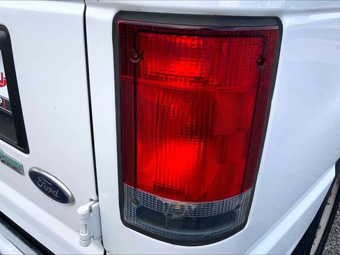 Used 2014 Ford E-350 and Econoline 350 XLT RWD image 29