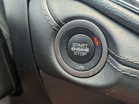 Used 2023 Dodge Durango SXT AWD/4WD image 18