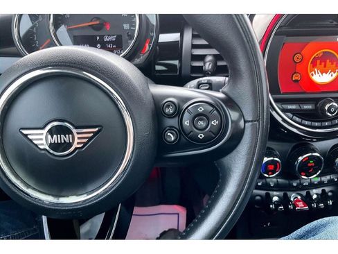 Used 2020 MINI Cooper 2-Door Hardtop image 21