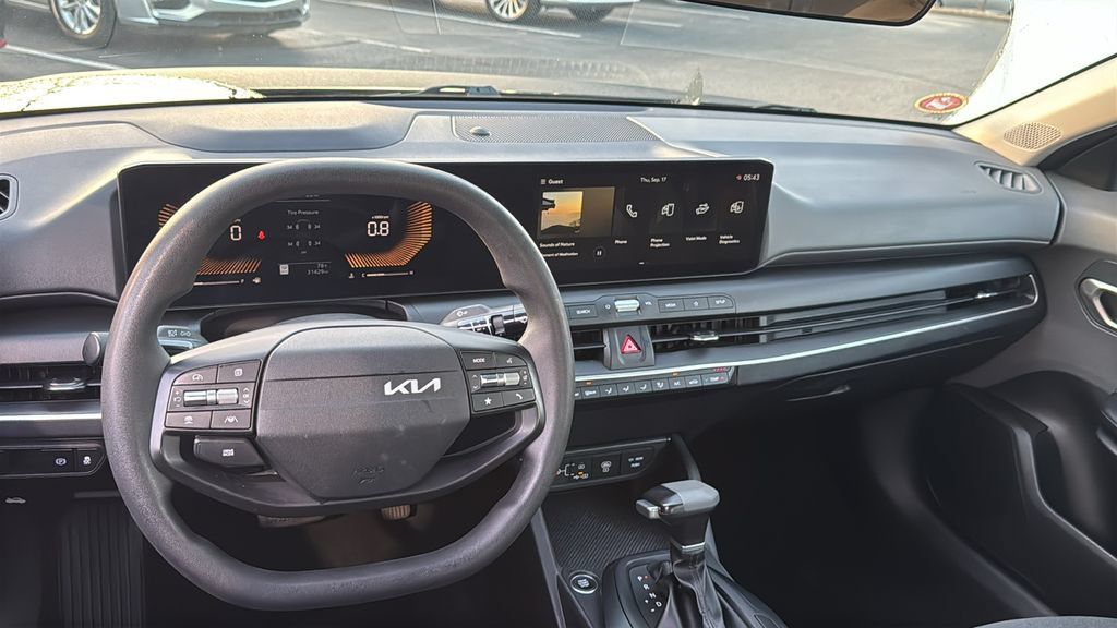 Used 2025 Kia K4 FWD image 12