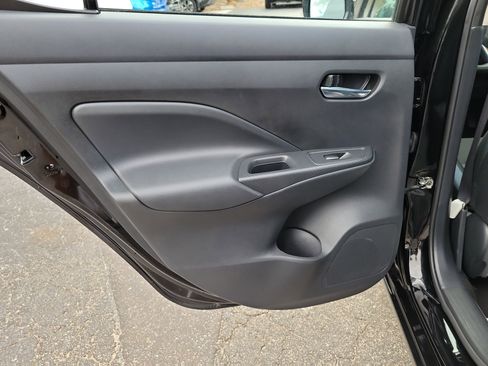 Certified 2025 Nissan Versa SV FWD image 10