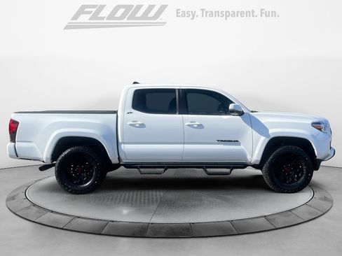 Certified 2022 Toyota Tacoma SR5 w/ Technology Package AWD/4WD image 10