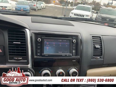 Used 2019 Toyota Sequoia Limited w/ Safety & Convenience Package image 13