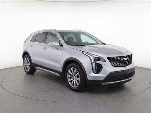Used 2023 Cadillac XT4 Premium Luxury w/ Cold Weather Package FWD image 2