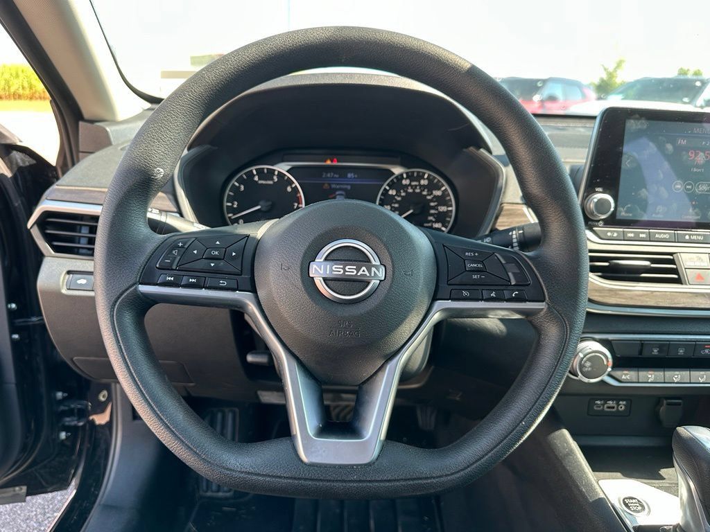 Used 2025 Nissan Altima 2.5 SV AWD/4WD image 15