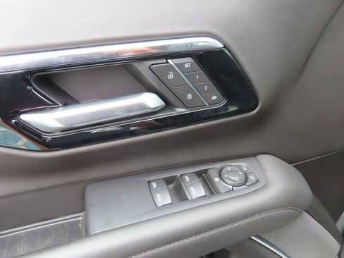 Used 2025 Chevrolet Tahoe LT image 14